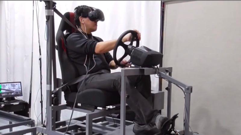 自動車の運転感覚・体感をVRでシミュレート「ハシラスVRドライブシステム」